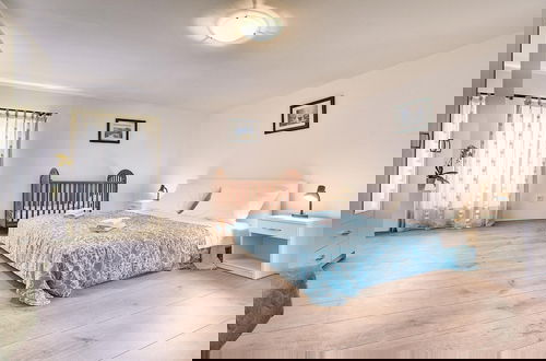 Foto 12 - Apartment With Modern Decor and Spacious Garden, 3 km From the Beach