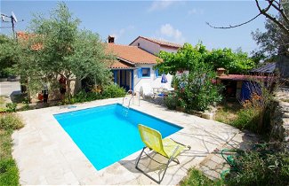 Foto 1 - Holiday Villa With Private Pool in Authentic Agricultural and Fishing Village Rakalj