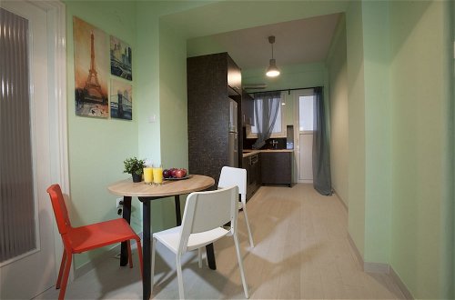 Foto 6 - Modern Comfortable Apartment
