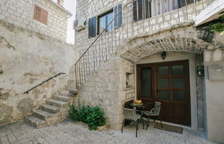 Foto 1 - Modern Traditional Apartment w. Patio, Near Beach