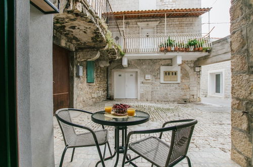 Photo 12 - Modern Traditional Apartment w Patio, Near Beach