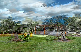 Foto 1 - Modern Holiday Home With Enclosed Garden