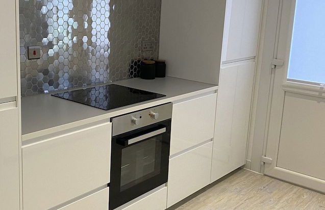 COP 26immaculate Newly Refurbished2 bed in Glasgow - Photo 8