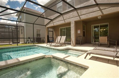 Photo 2 - Paradise Palms- 6 Bedroom Pool -3150pp Home by Redawning