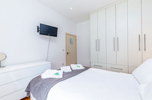 Photo 13 - Executive Apartments in Central London Euston FREE WiFi by City Stay Aparts