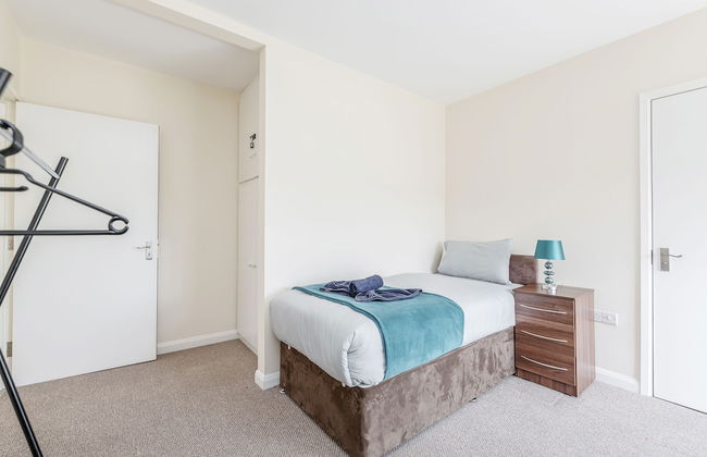 Home to Home Watford Apartment - Foto 8
