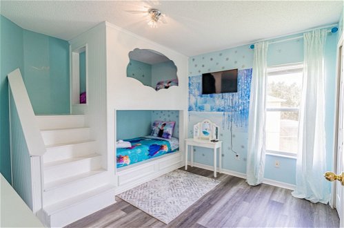 Photo 3 - Themed 7 Bedroom Villa, 12 Min to Disney, Resort Access