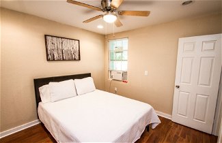 Foto 2 - One Bedroom Apartment Near Downtown With Sleeper