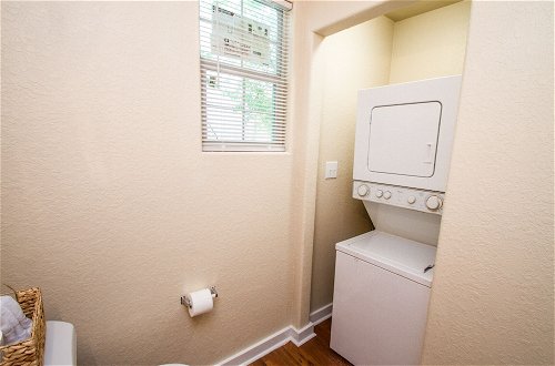Photo 9 - One Bedroom Apartment Near Downtown With Sleeper