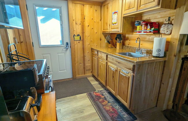 Yellowstone's Treasure Cabins - Foto 69