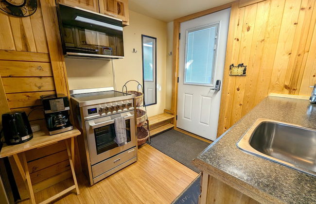 Yellowstone's Treasure Cabins - Foto 66