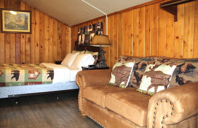Yellowstone's Treasure Cabins - Foto 72