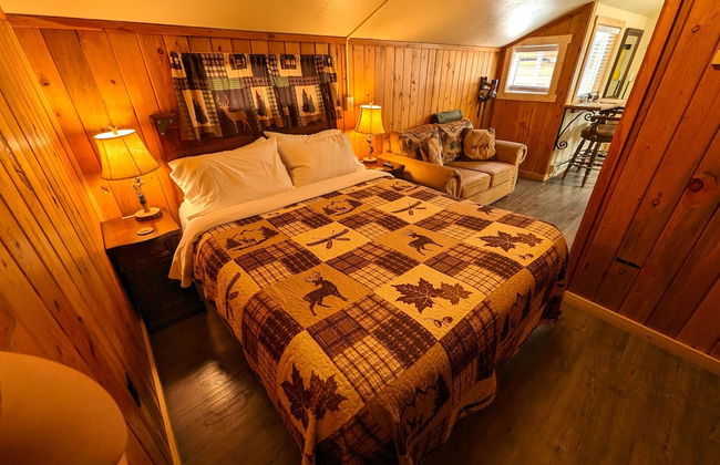 Yellowstone's Treasure Cabins - Foto 8