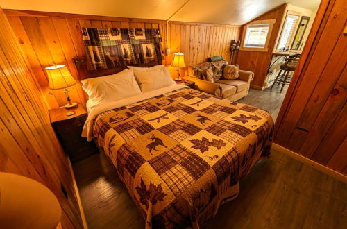 Foto 8 - Yellowstone's Treasure Cabins
