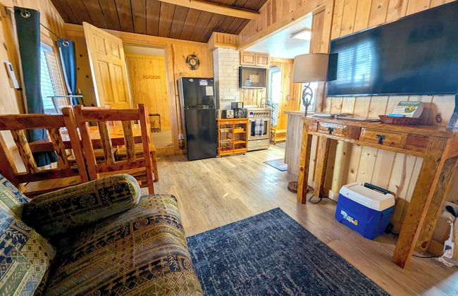 Yellowstone's Treasure Cabins - Foto 44