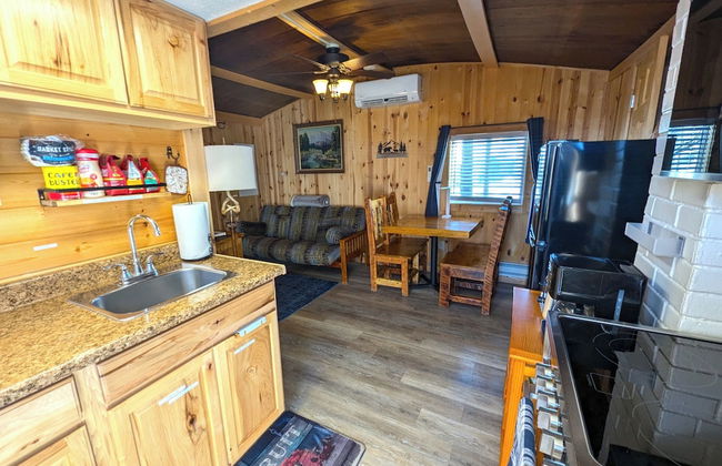 Yellowstone's Treasure Cabins - Foto 38
