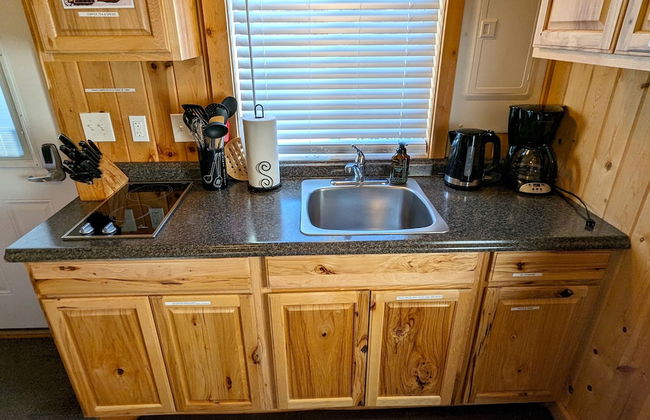 Yellowstone's Treasure Cabins - Foto 63