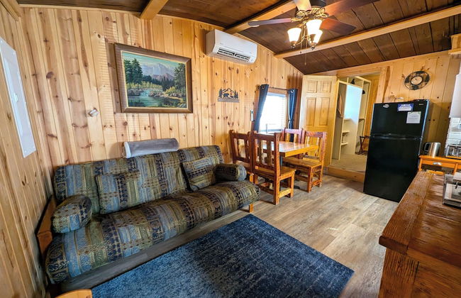 Yellowstone's Treasure Cabins - Foto 45