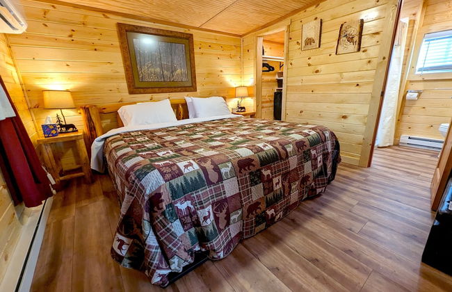 Yellowstone's Treasure Cabins - Foto 29