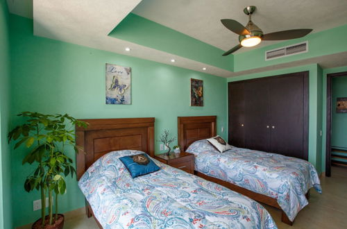 Photo 5 - Oceanview 2 Bedroom Condo With Balconies
