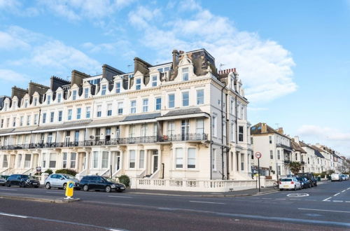 Photo 24 - Immaculate 1-bed Apartment on Hove Seafront