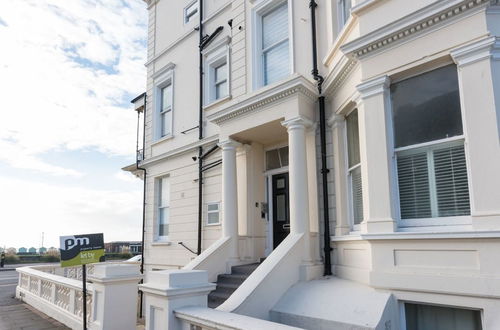 Photo 25 - Immaculate 1-bed Apartment on Hove Seafront