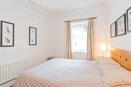 Photo 2 - Immaculate 1-bed Apartment in Dublin 1