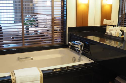 Photo 39 - Woodlands Suites Serviced Residences