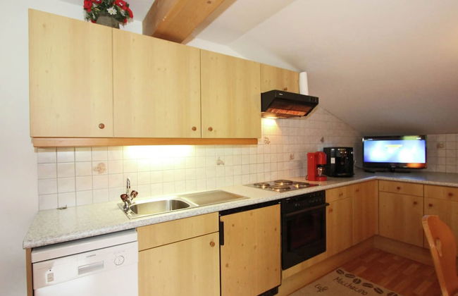 Quaint Apartment in Finkenberg near Ski Lift - Photo 5