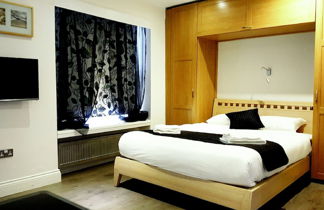 Photo 3 - Imperial Court Suites