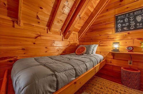 Photo 2 - Playhouse Cinema - Four Bedroom Cabin