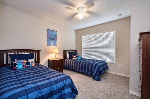 Photo 13 - Great location 4Bed 3bth Townhouse with kids themed room