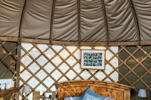 Foto 11 - Cosy and Inviting Waterside Luxury Yurt