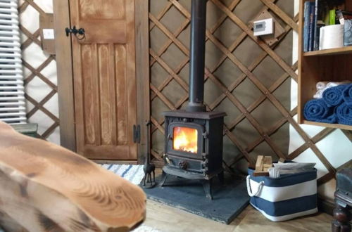 Photo 10 - Bembridge Harbour Yurt - Log Burner - Wifi