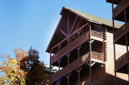 Photo 1 - Majestic Mountain Pool Lodge - Seven Bedroom Cabin