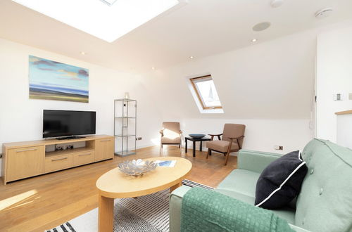 Photo 28 - Quiet Mews Street Apartment in the Heart of Edinburgh