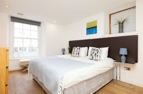 Photo 4 - Quiet Mews Street Apartment in the Heart of Edinburgh