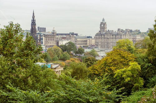 Photo 58 - Grand Edinburgh Castlehill Apartment