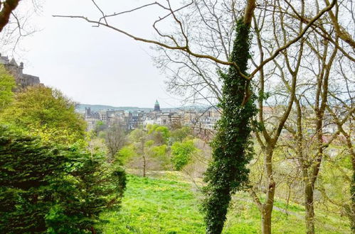 Photo 53 - Grand Edinburgh Castlehill Apartment