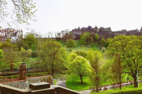 Photo 55 - Grand Edinburgh Castlehill Apartment