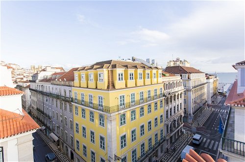 Photo 45 - Leisure Luxury Downtown Duplex Lisbon by ALTIDO