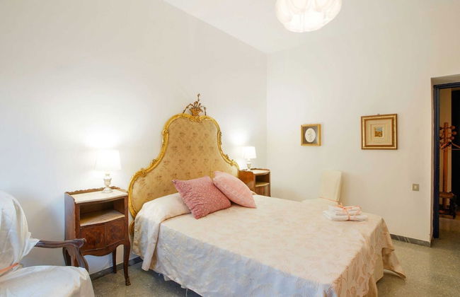 Elegant Countryside Villa - Photo 6