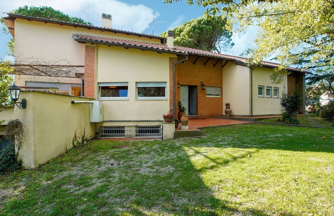 Elegant Countryside Villa - Photo 33