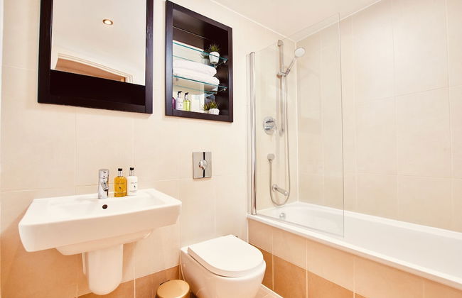 Deluxe City Centre Apt Balcony & View & Free Parking - Foto 10