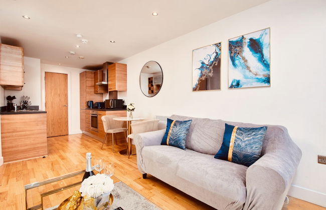 Deluxe City Centre Apt Balcony & View & Free Parking - Foto 32