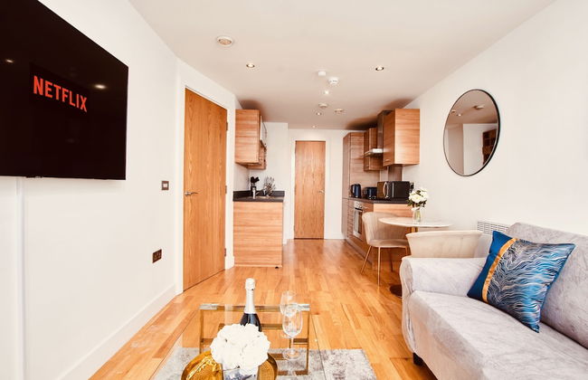 Deluxe City Centre Apt Balcony & View & Free Parking - Foto 30