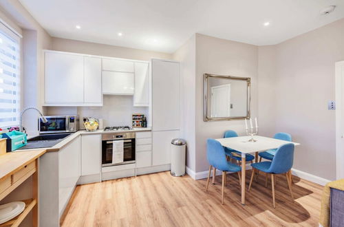 Foto 11 - Modern 2 bed Flat, West Kensington, Sleeps 4