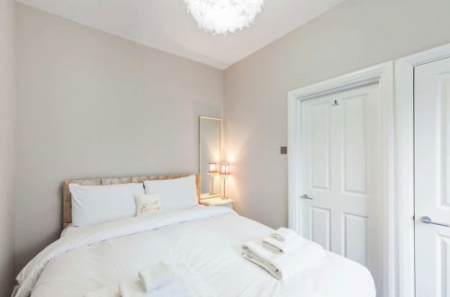 Foto 10 - Modern 2 bed Flat, West Kensington, Sleeps 4