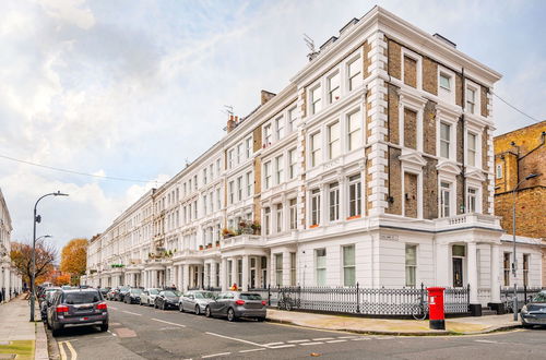 Photo 26 - Colourful West Kensington Home Close to Earls Court