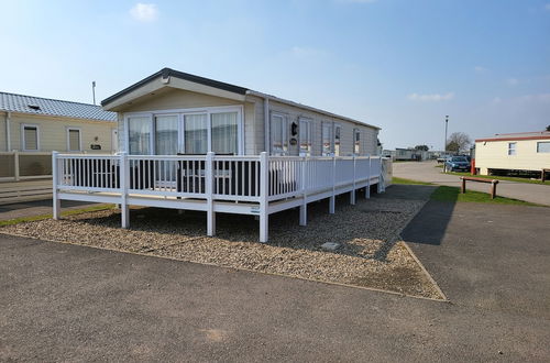 Foto 1 - Remarkable 2-bed Lodge in Clacton-on-sea